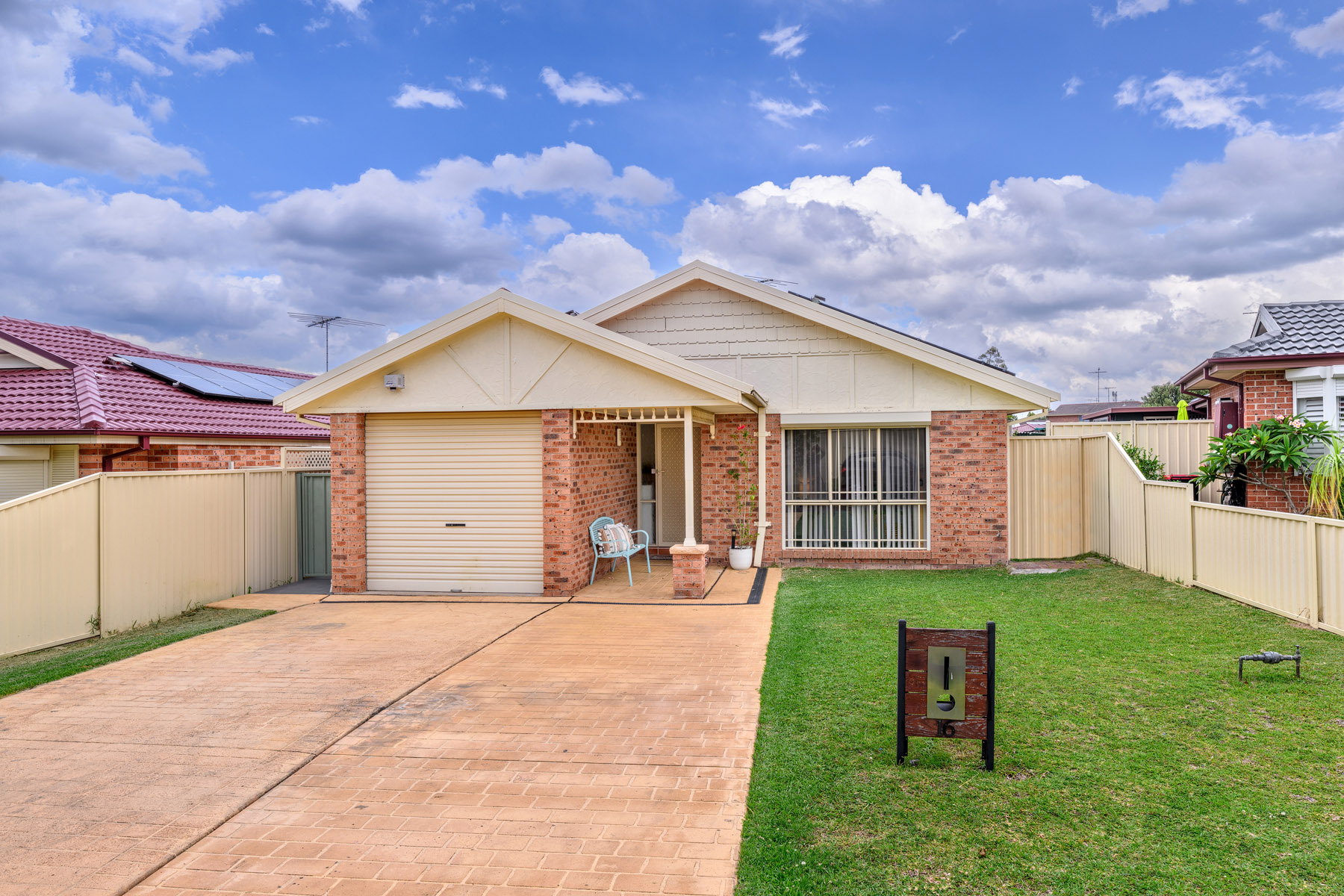 16 Midin Close, GLENMORE PARK, NSW 2745 Australia