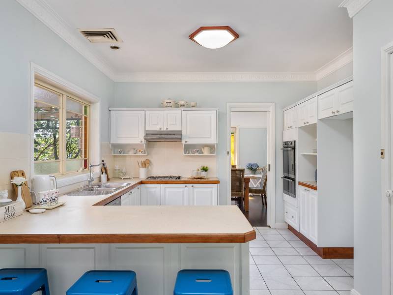 1 Acacia Avenue, GLENMORE PARK, NSW 2745 Australia