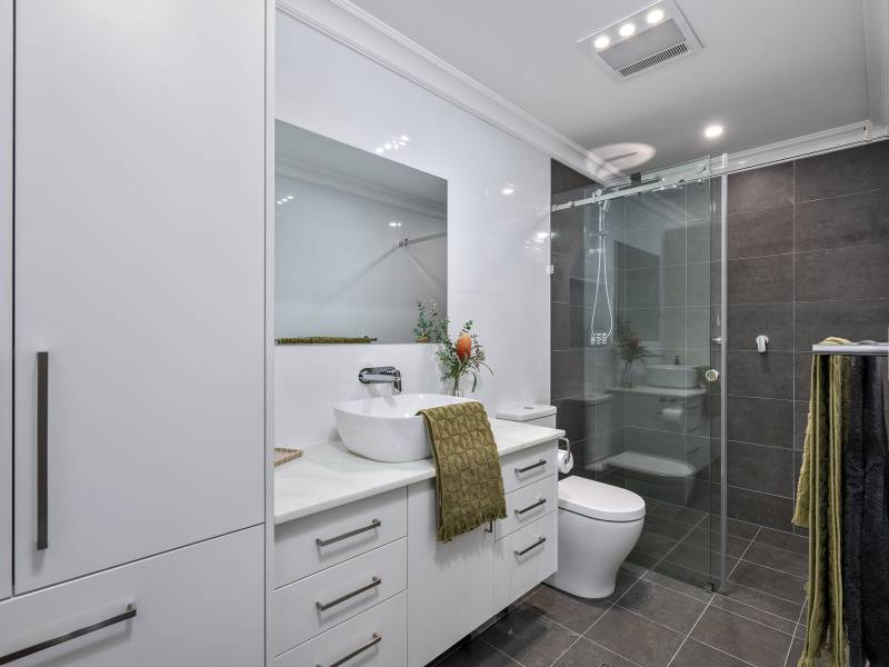 24 Currawong Avenue, VALLEY HEIGHTS, NSW 2777 Australia