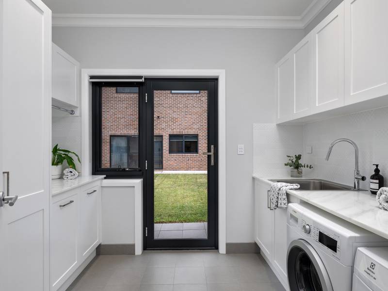 24 Currawong Avenue, VALLEY HEIGHTS, NSW 2777 Australia