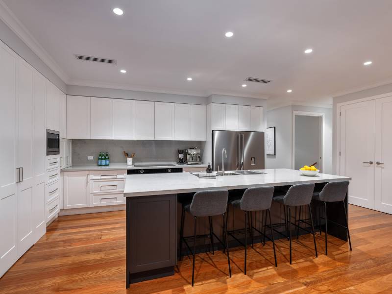 24 Currawong Avenue, VALLEY HEIGHTS, NSW 2777 Australia