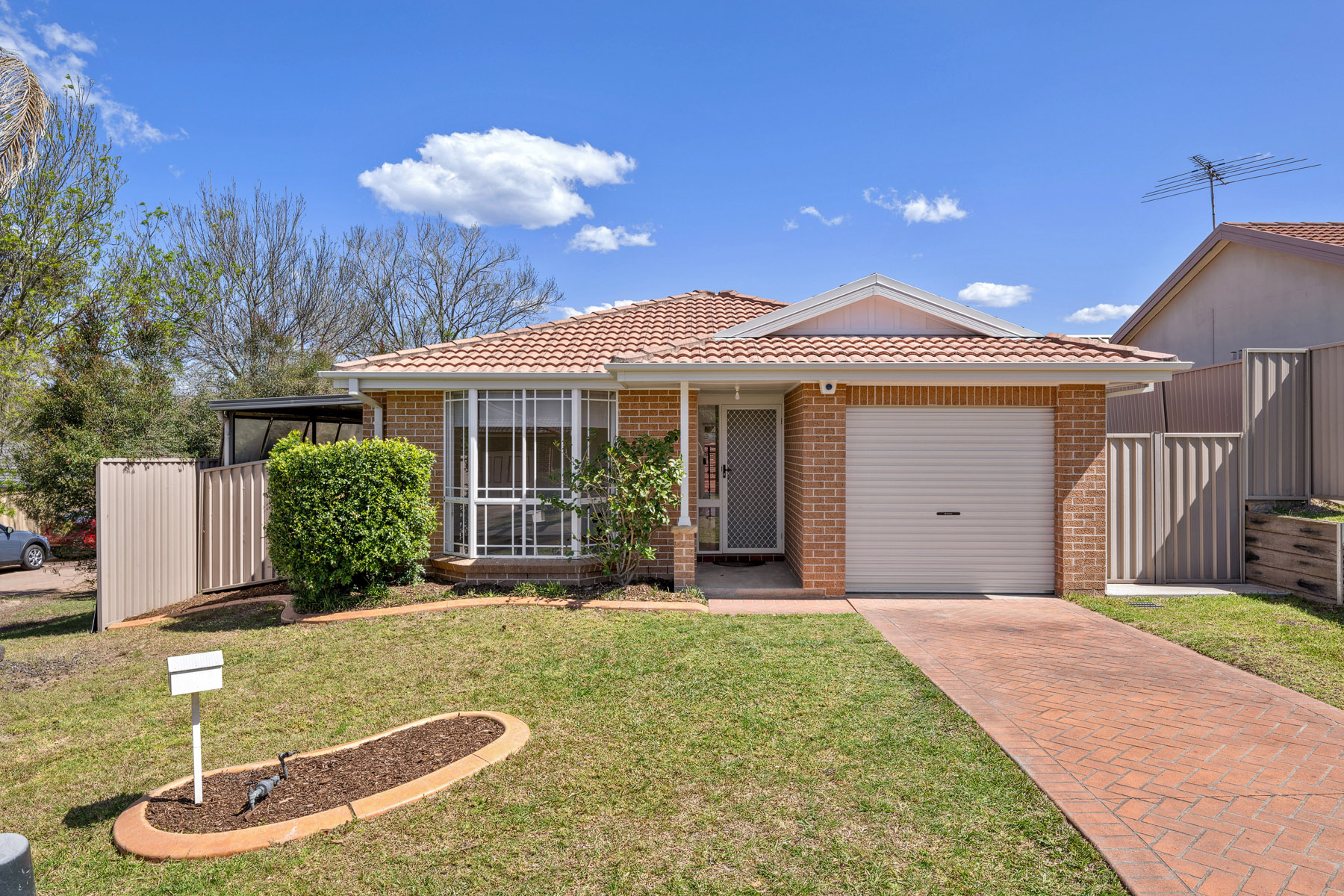 14 Pardalote Place, GLENMORE PARK, NSW 2745 Australia