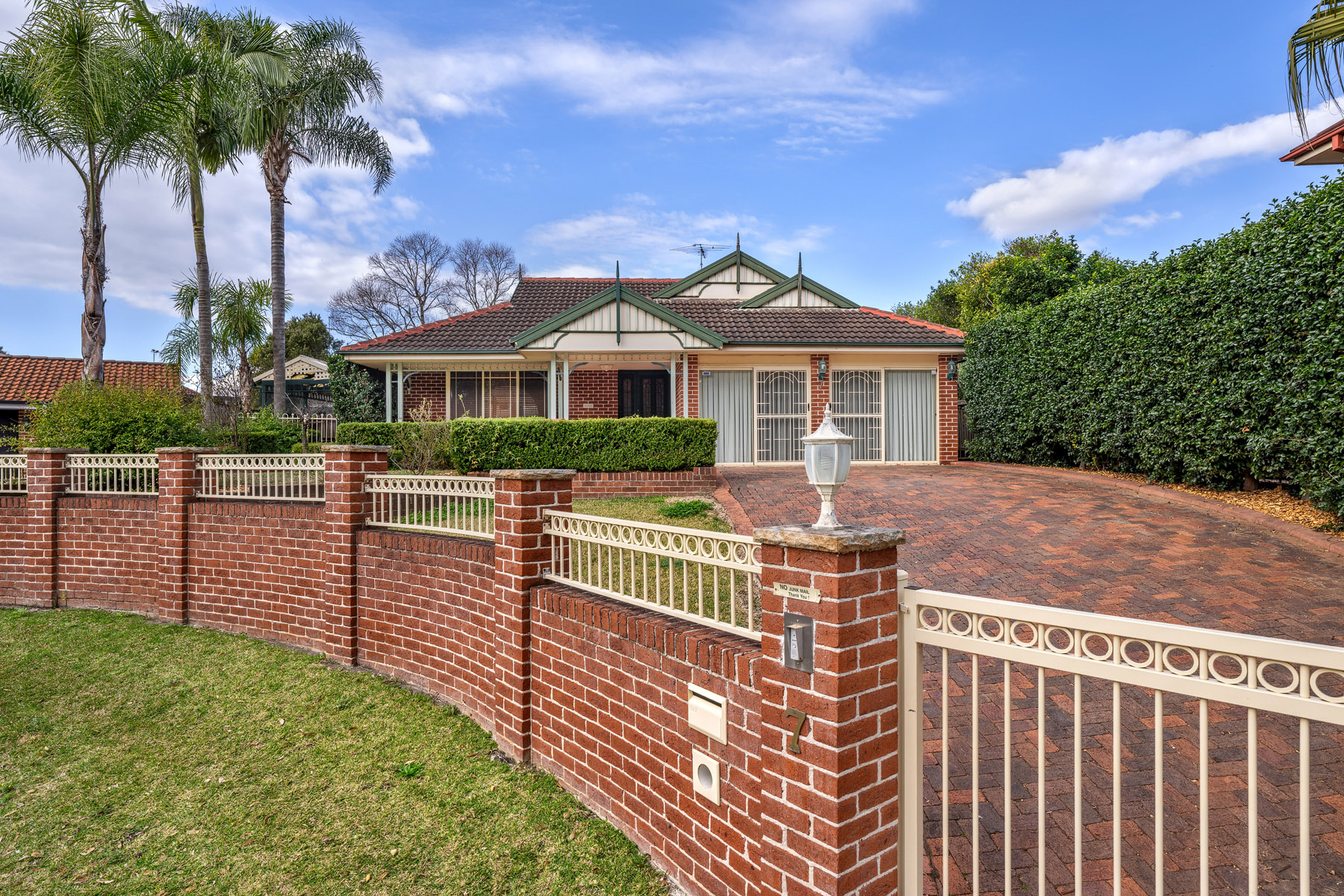 7 Daffodil Place, GLENMORE PARK, NSW 2745 Australia