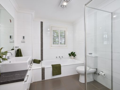 6 Long Angle Road, YELLOW ROCK, NSW 2777 Australia