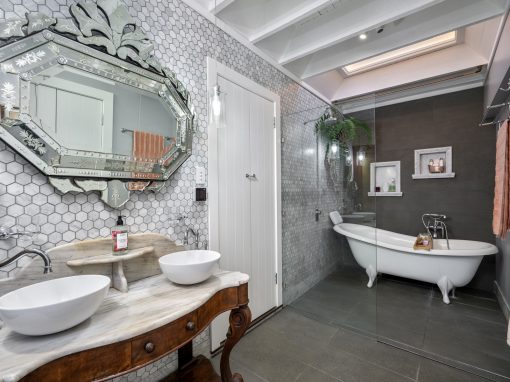 17 Leslie Street, WINMALEE, NSW 2777 Australia