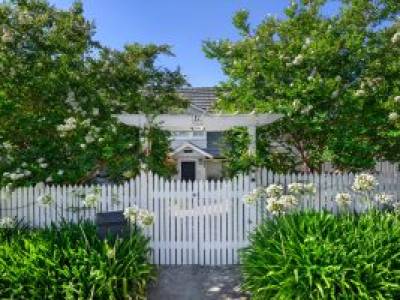 17 Leslie Street, WINMALEE, NSW 2777 Australia