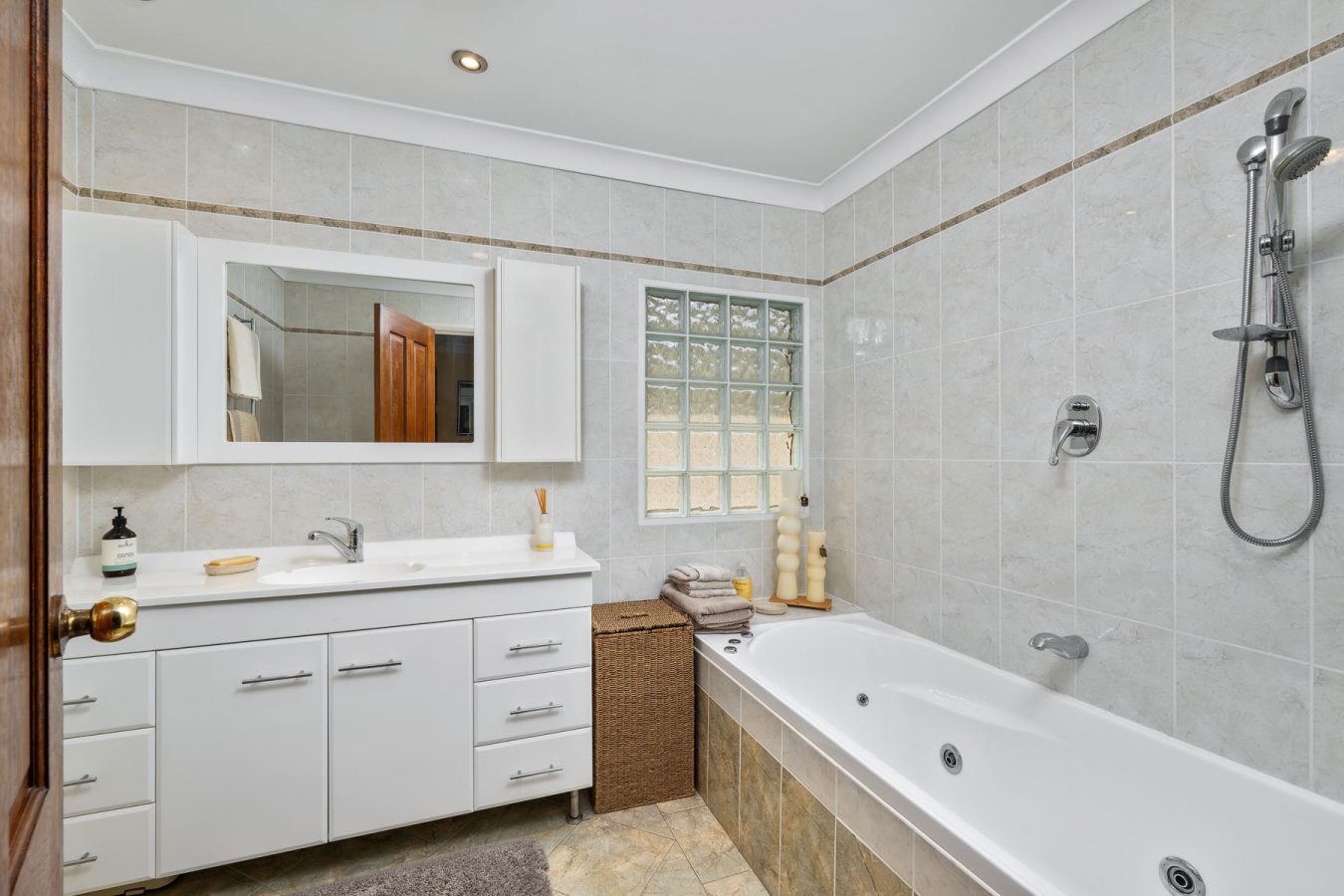 16 Billagal Place, BLAXLAND, NSW 2774 Australia