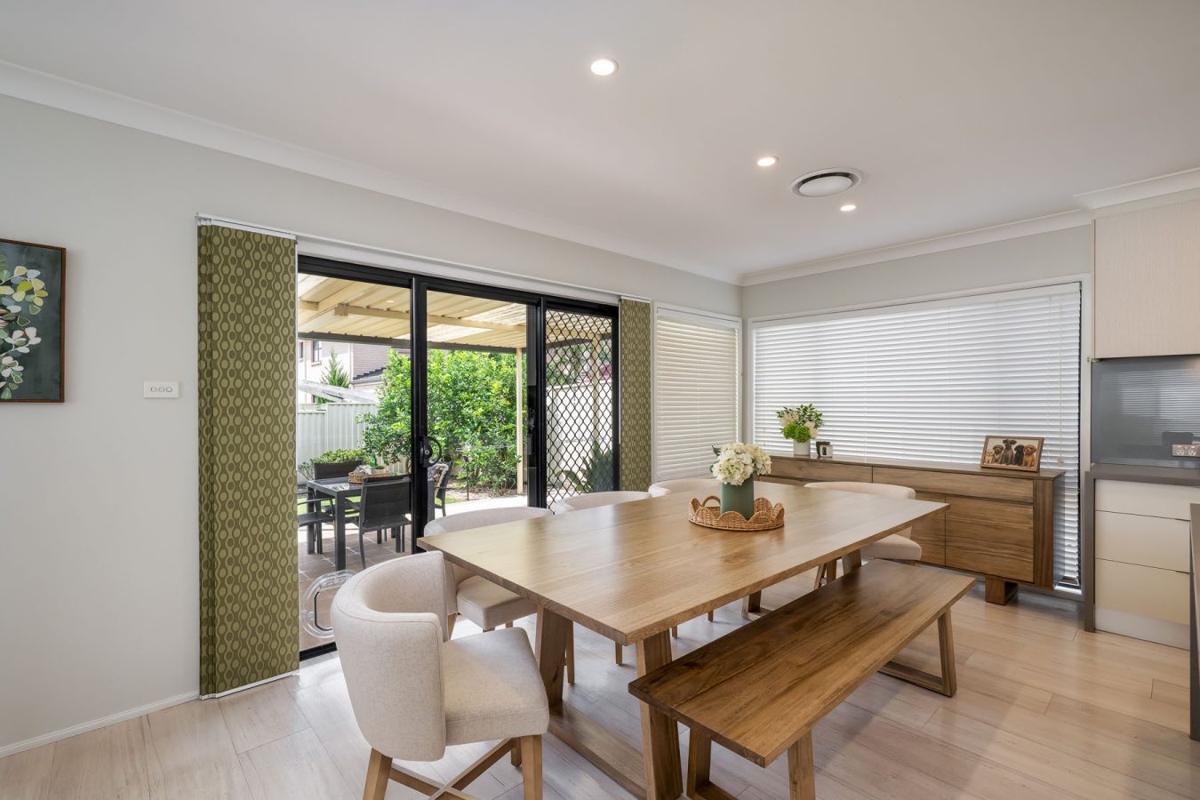 138 Ridgetop Drive, GLENMORE PARK, NSW 2745 Australia