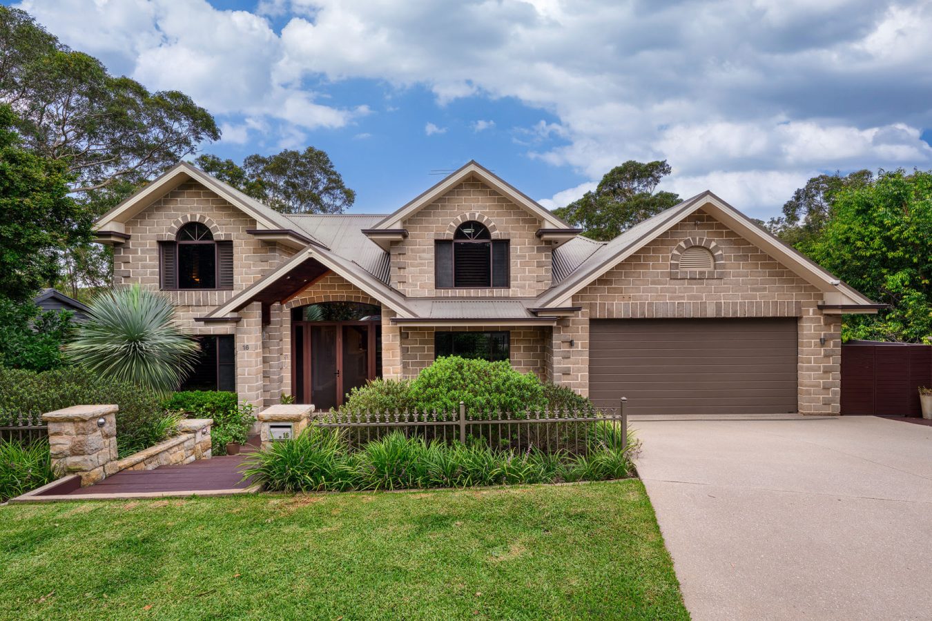 16 Jacaranda Avenue, BLAXLAND, NSW 2774 Australia