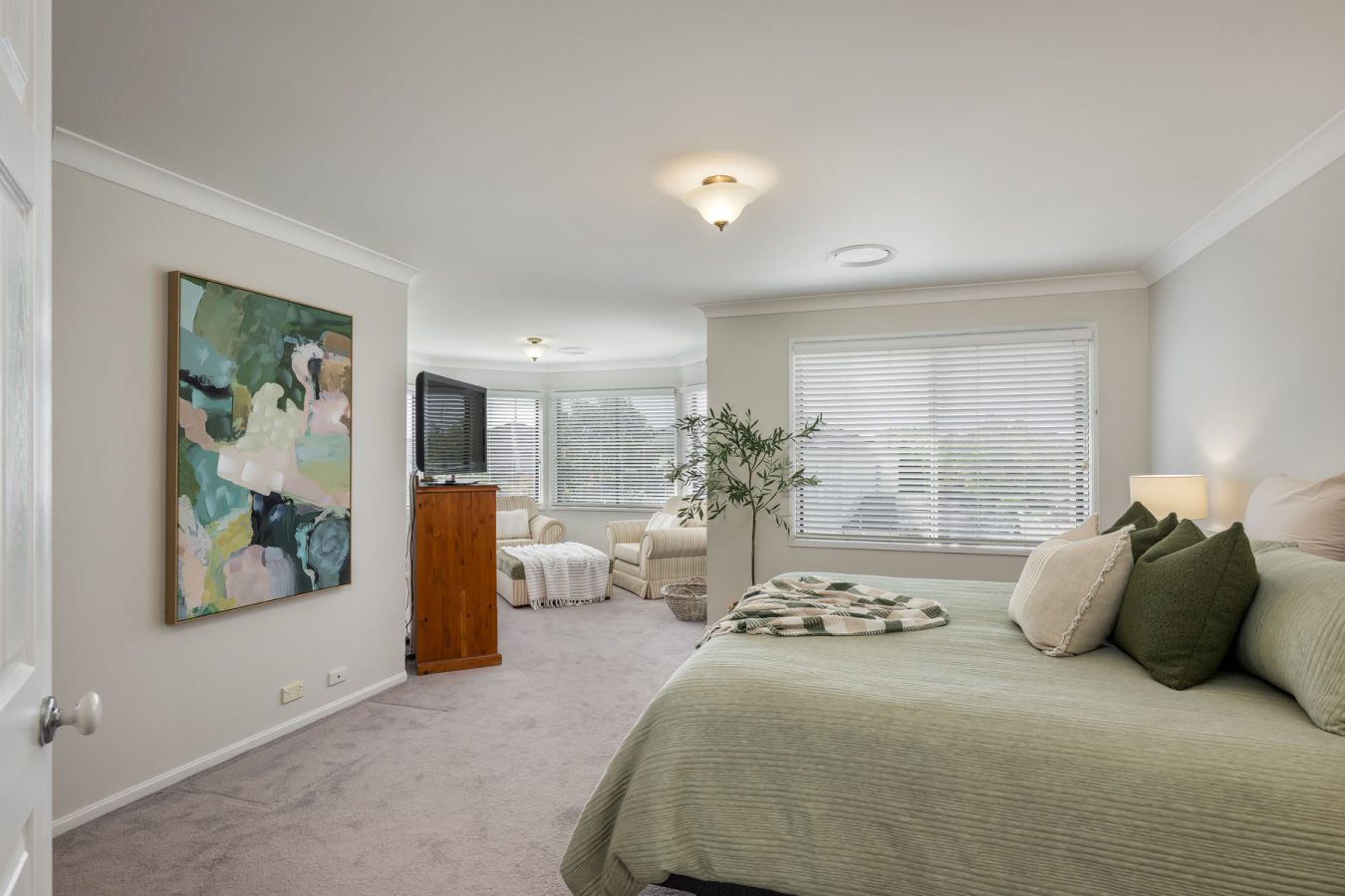138 Ridgetop Drive, GLENMORE PARK, NSW 2745 Australia
