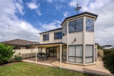 138 Ridgetop Drive, GLENMORE PARK, NSW 2745 Australia