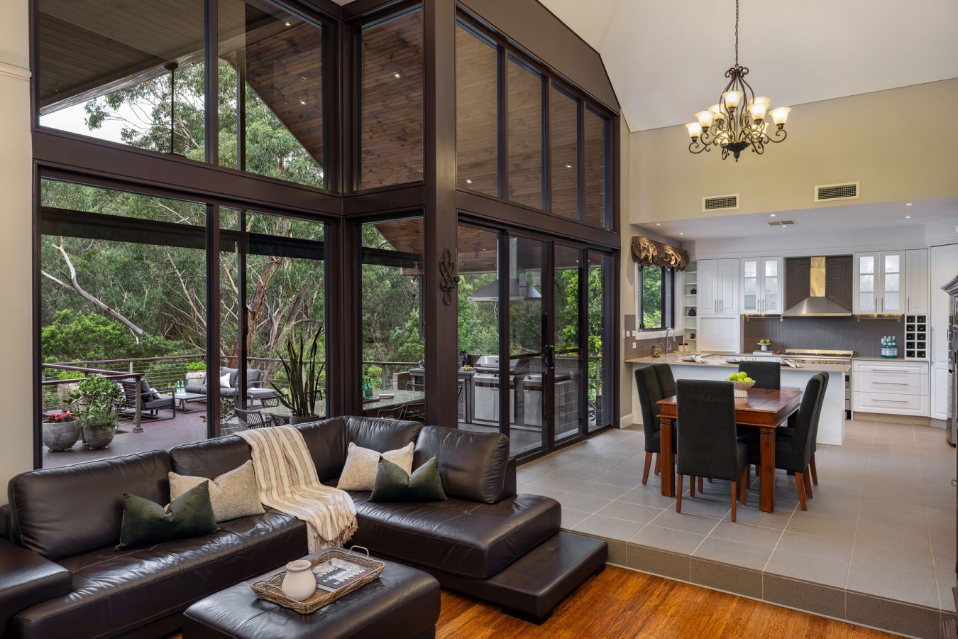 16 Jacaranda Avenue, BLAXLAND, NSW 2774 Australia