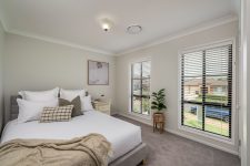 138 Ridgetop Drive, GLENMORE PARK, NSW 2745 Australia