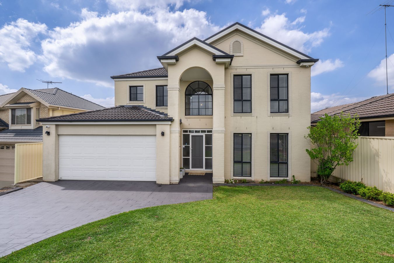 138 Ridgetop Drive, GLENMORE PARK, NSW 2745 Australia