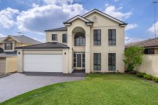138 Ridgetop Drive, GLENMORE PARK, NSW 2745 Australia
