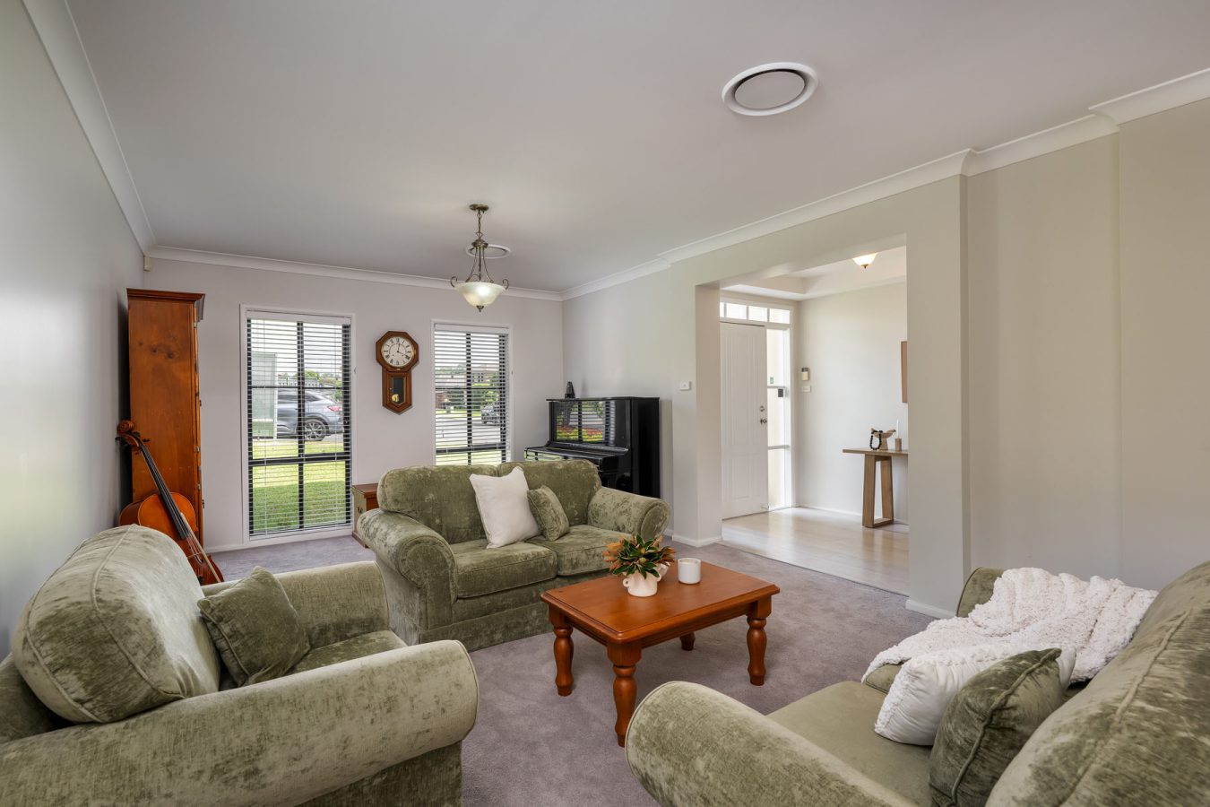 138 Ridgetop Drive, GLENMORE PARK, NSW 2745 Australia