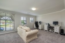 138 Ridgetop Drive, GLENMORE PARK, NSW 2745 Australia