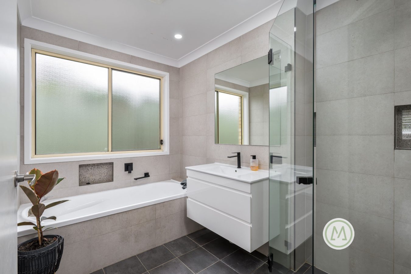 4 St Andrews Drive, GLENMORE PARK, NSW 2745 Australia