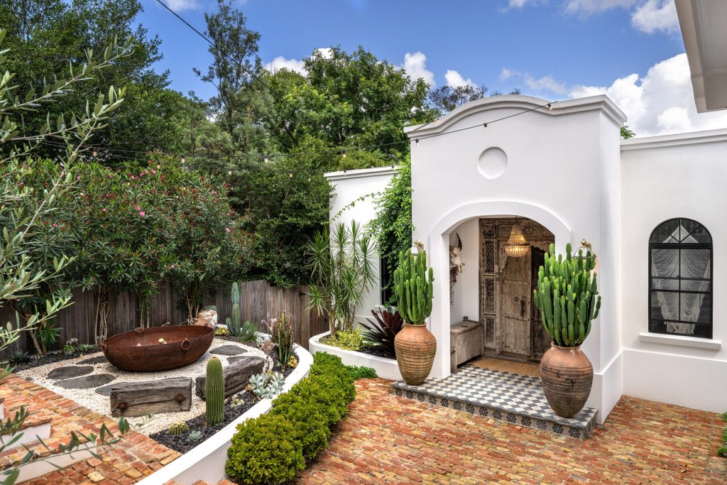 3 Sassafras Gully Road, Springwood - Thumbnail 2